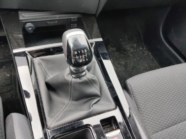 Opel Astra 1.2 Turbo Edition