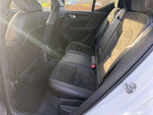 Volvo XC40 R-Design Recharge T5