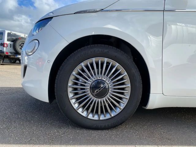 Fiat 500e Navi Klimaautom Fahrerprofil DAB SHZ