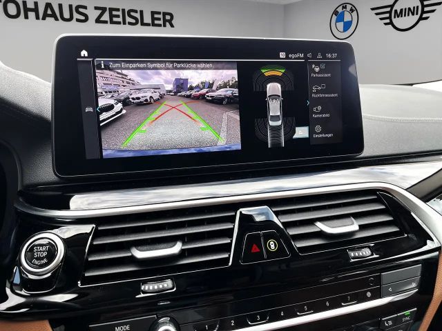 BMW 530 530e Luxury Line Sedan