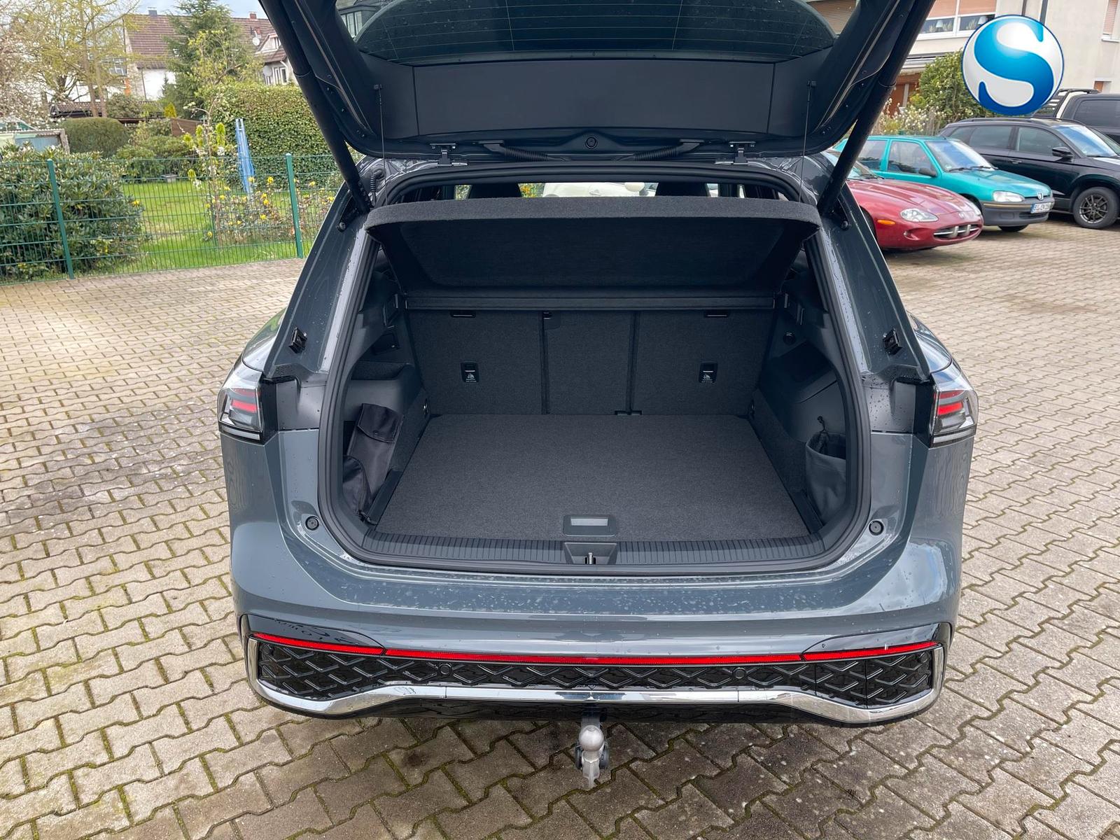 Volkswagen Tiguan IQ.Drive R-Line