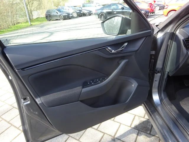 Skoda Kamiq Essence 1,0TSI 70kw 95PS Garantie 36Mon 100Tkm PDC