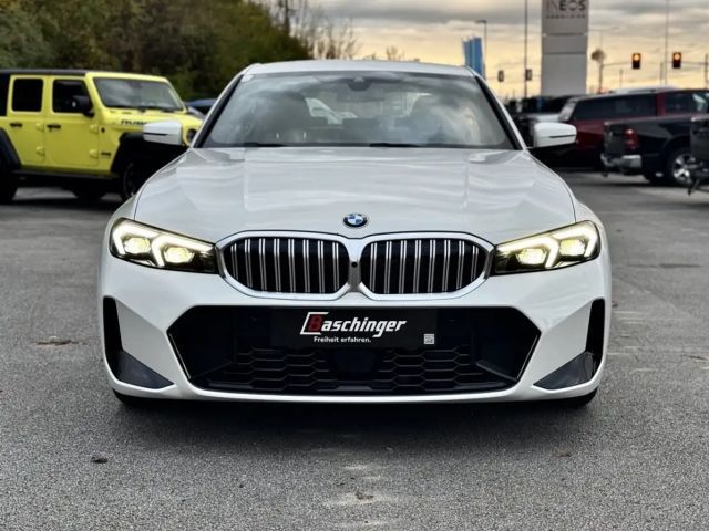 BMW 318 318i M-Sport Sedan