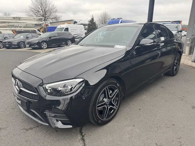 Mercedes-Benz E 220 AMG Line E 220 d Sedan