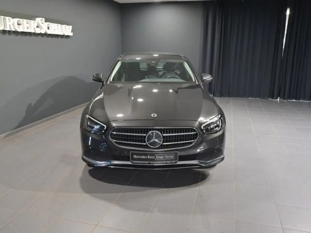 Mercedes-Benz E 220 AVANTGARDE E 220 d Sedan