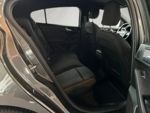 Ford Focus EcoBoost ST Line