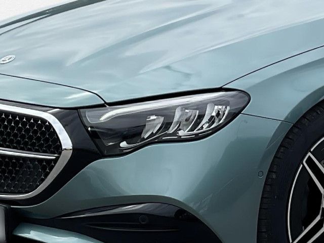 Mercedes-Benz E 220 E 220 d Sedan