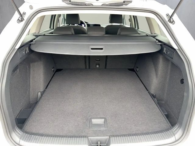 Volkswagen Golf DSG Life Variant