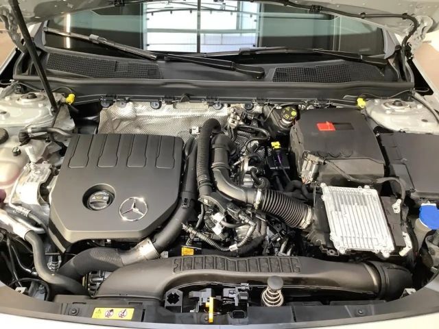 Mercedes-Benz CLA 200 AMG Line Shooting Brake