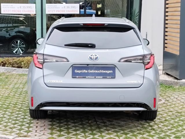 Toyota Corolla Active Hybride Touring