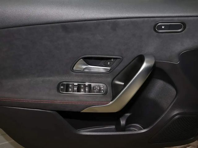 Mercedes-Benz A 200 AMG Line