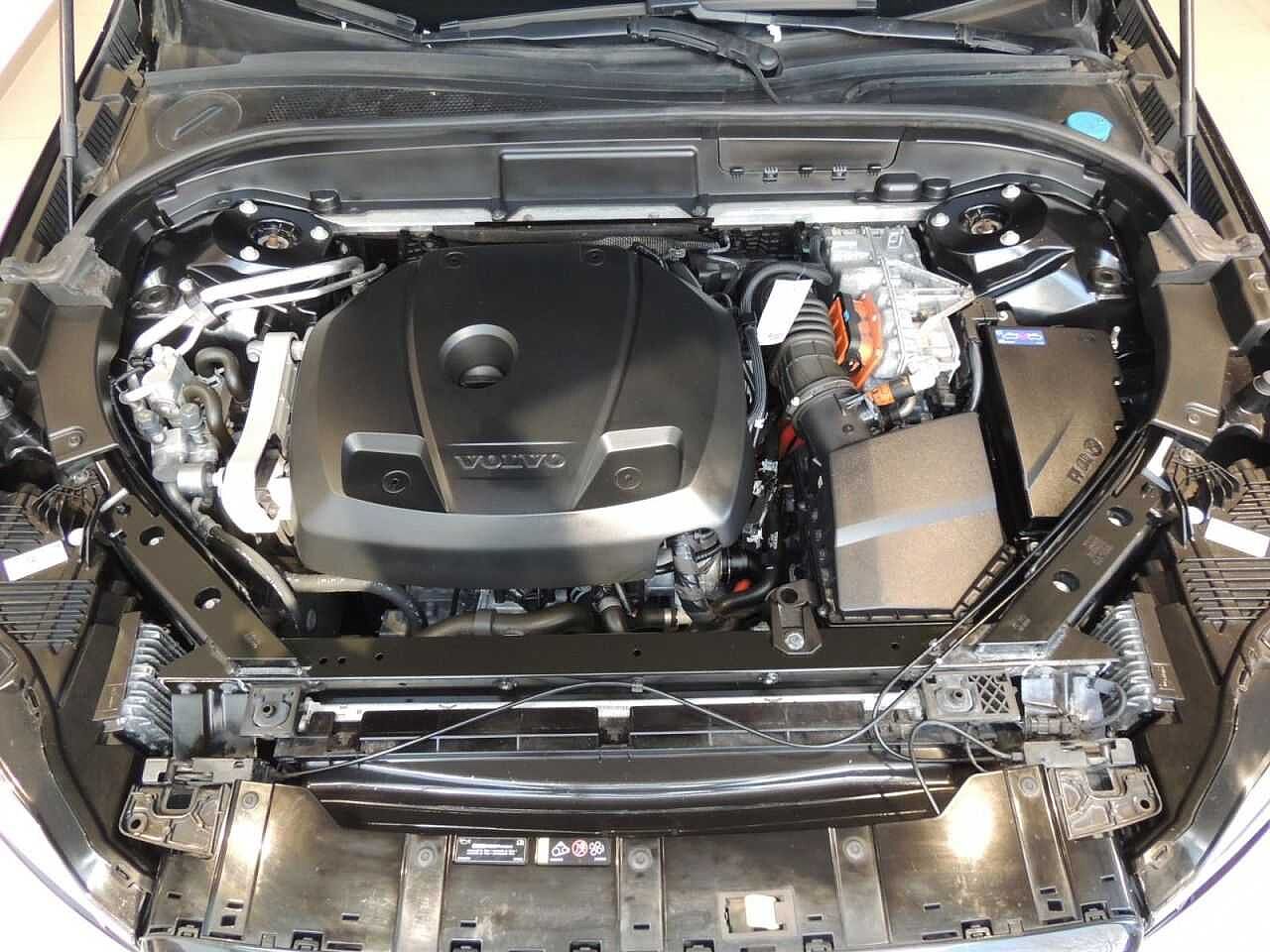 Volvo XC60 AWD R-Design Recharge T6