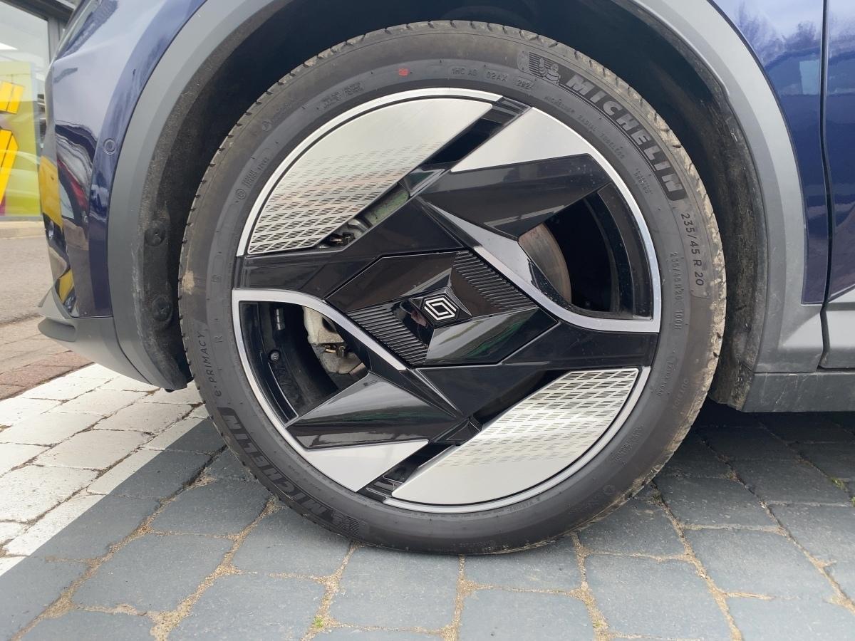Renault Scenic E-Tech Iconic