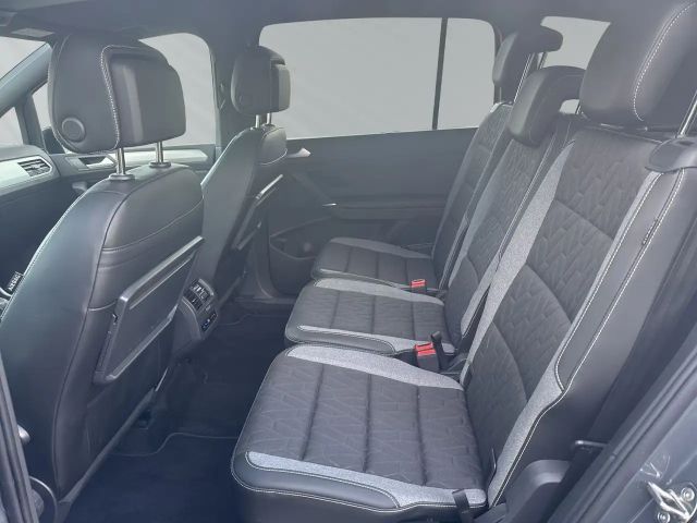 Volkswagen Touran 1.5 TSI DSG