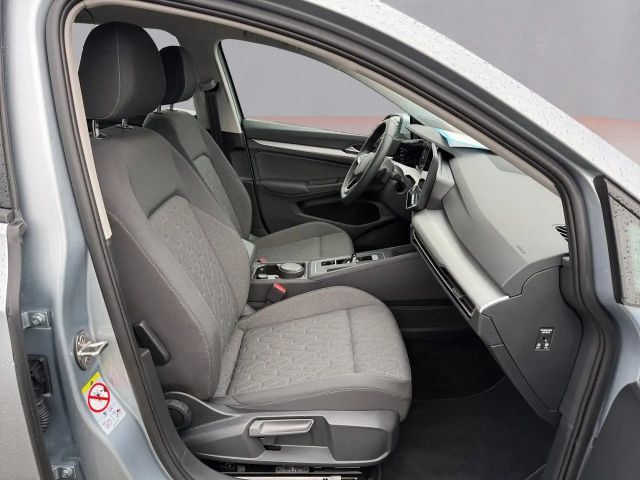 Volkswagen Golf 1.5 eTSI DSG Life Variant