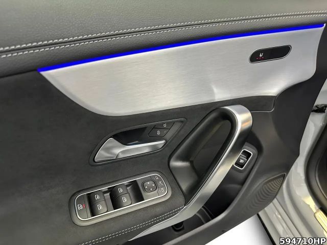 Mercedes-Benz CLA 200 AMG Line