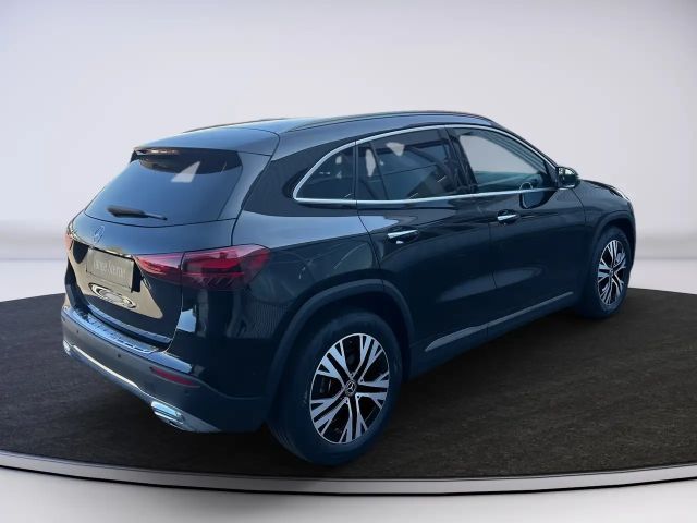 Mercedes-Benz GLA 180 Progressive