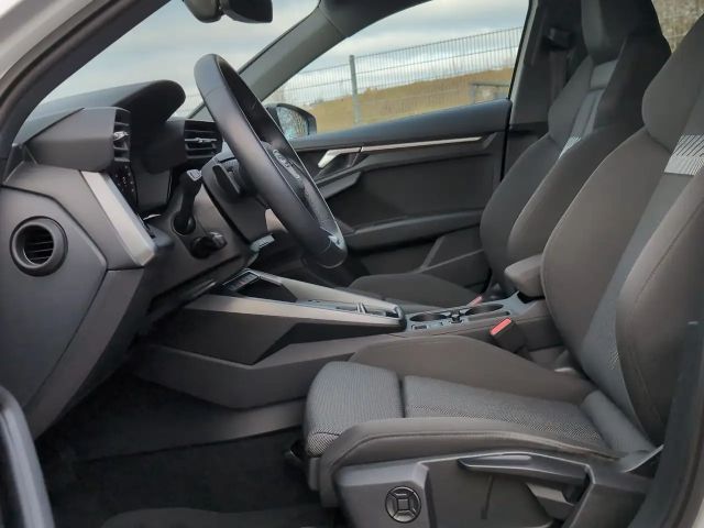 Audi A3 45 TFSI Hybride S-Line Sedan