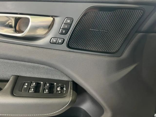 Volvo XC60 AWD Plus Recharge T8