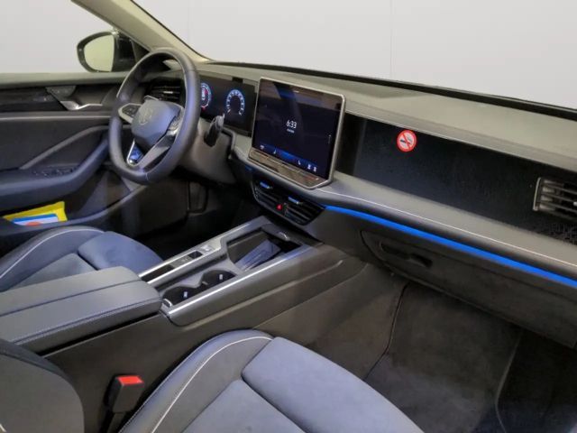 Volkswagen Passat 1.5 eTSI Business Variant