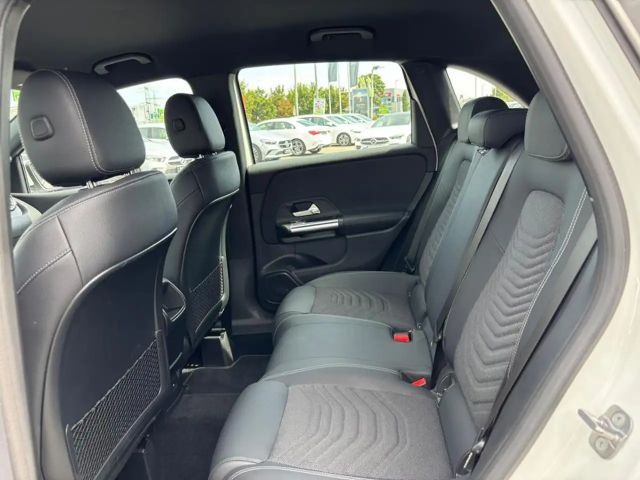 Mercedes-Benz B 200 B 200 d