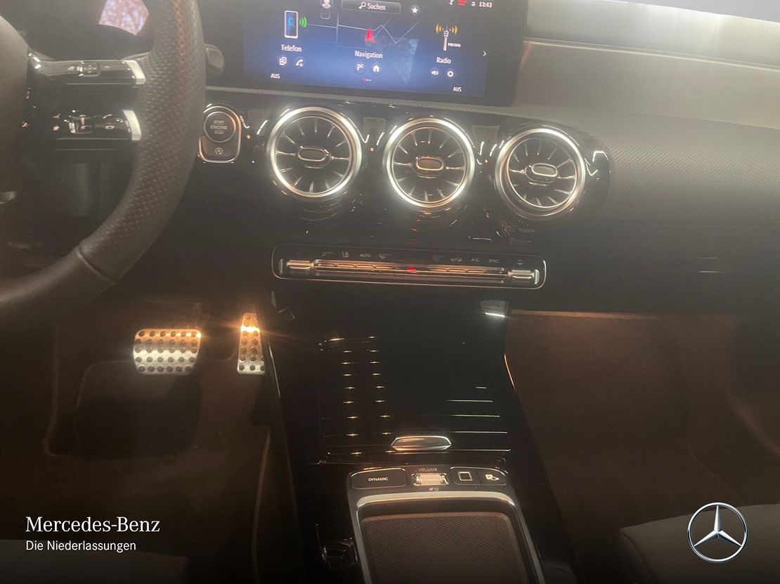 Mercedes-Benz A 250 4MATIC AMG Line