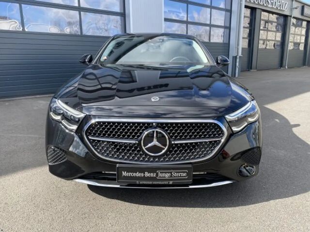 Mercedes-Benz E 200 AVANTGARDE Sedan