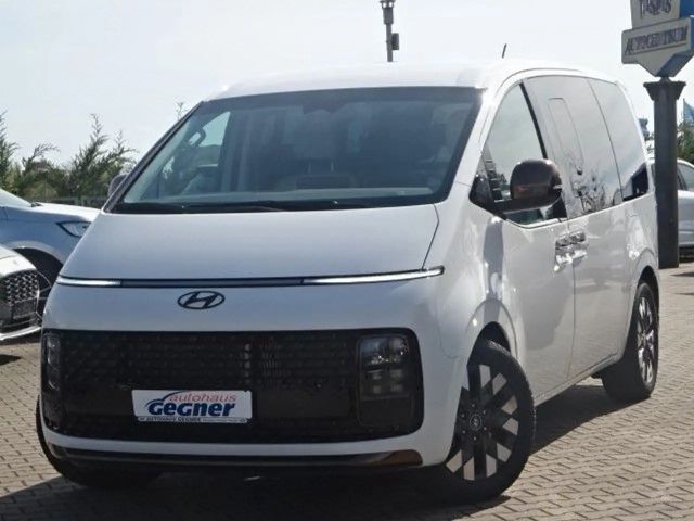 Hyundai Staria Signature