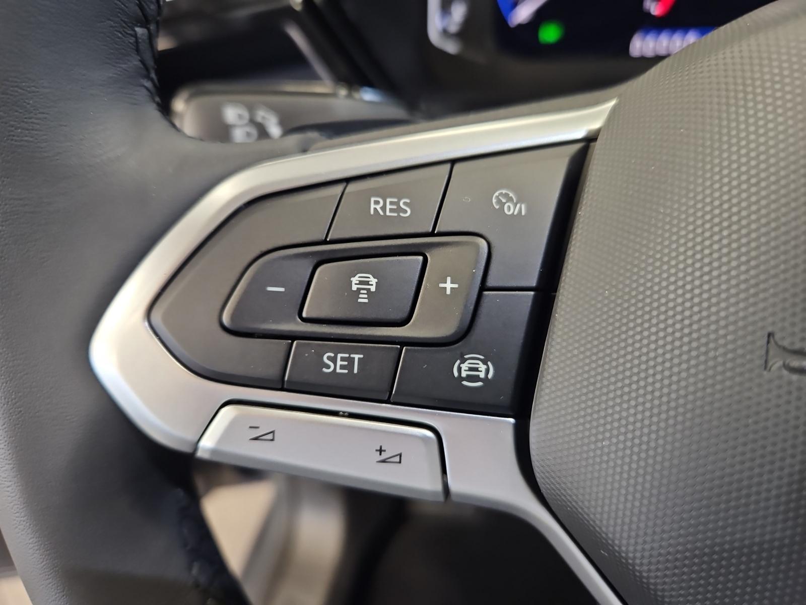 Volkswagen Touran 1.5 TSI Highline Style