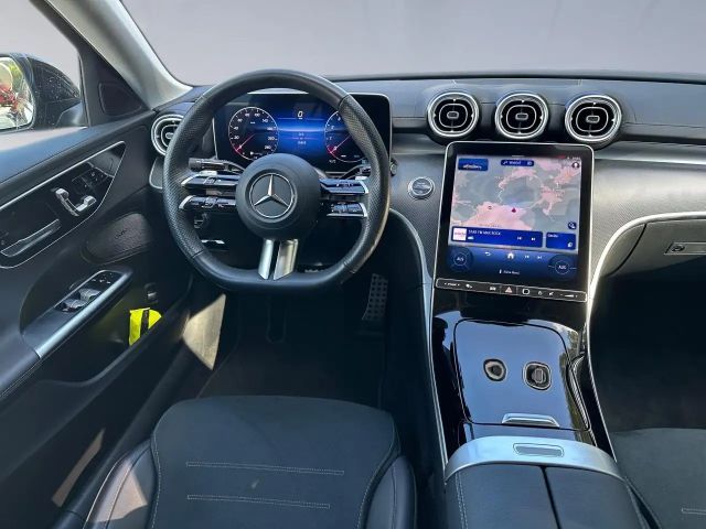 Mercedes-Benz C 200 AMG Line Sedan