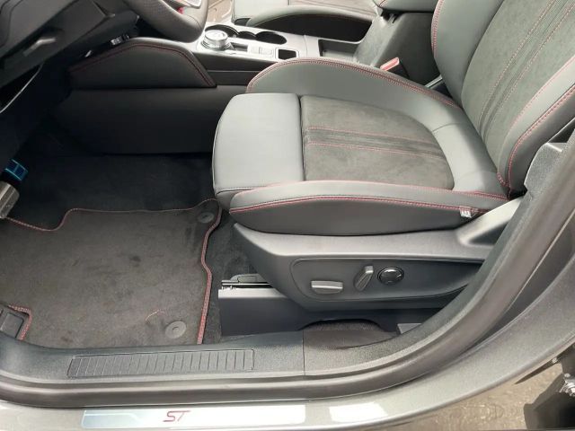 Ford Kuga Plug in Hybrid ST Line X