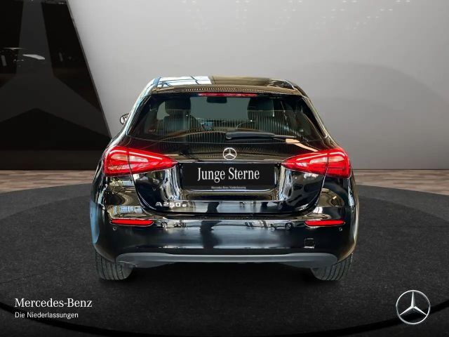 Mercedes-Benz A 250 A 250 e Style