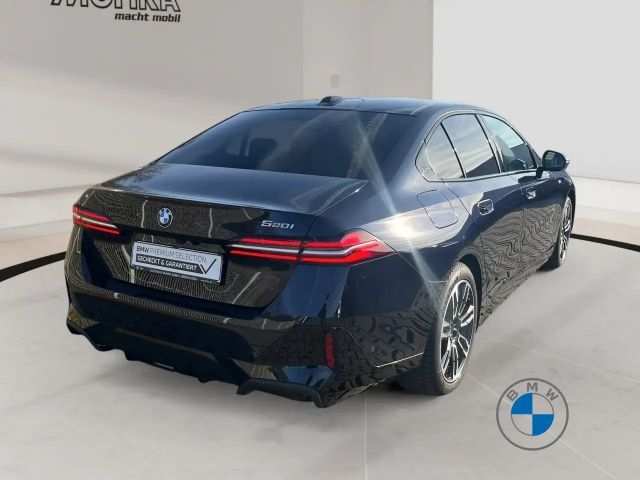 BMW 520 520i M-Sport Sedan