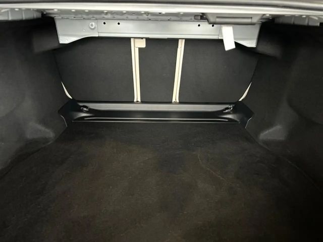 Mercedes-Benz E 200 AMG Line Sedan