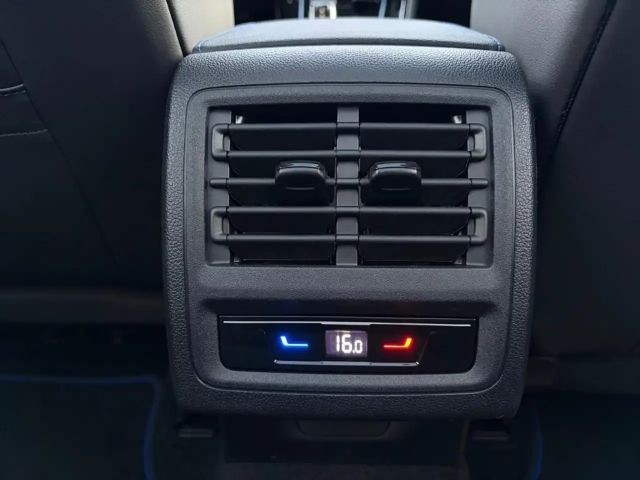 Volkswagen Golf 2.0 TSI Golf VIII Variant