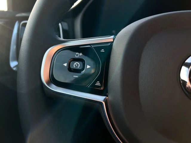 Volvo V60 Cross Country AWD Plus