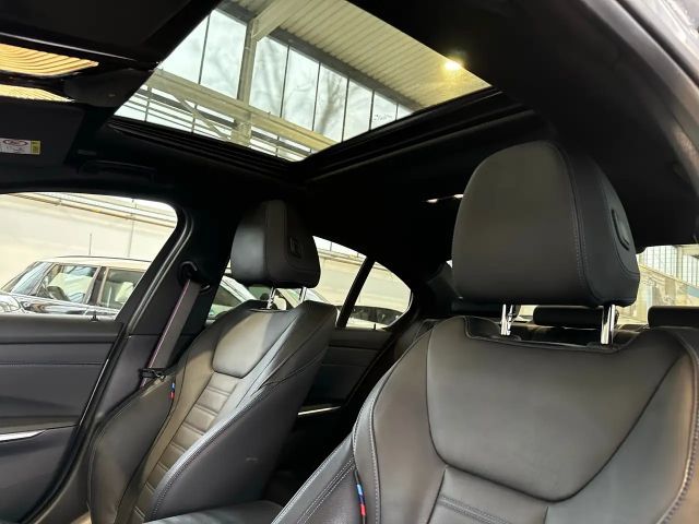 BMW 330 330i M-Sport Sedan xDrive