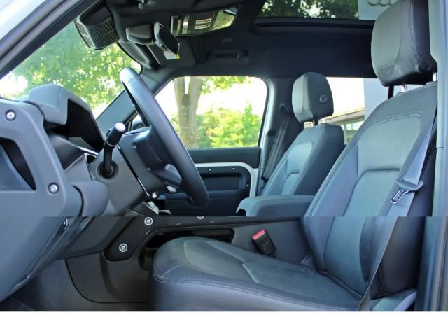 Land Rover Defender 110 Dynamic SE