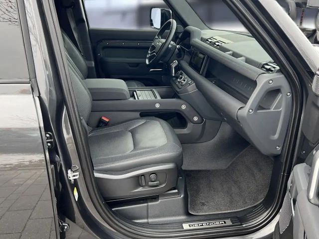 Land Rover Defender 110 D250 Dynamic SE