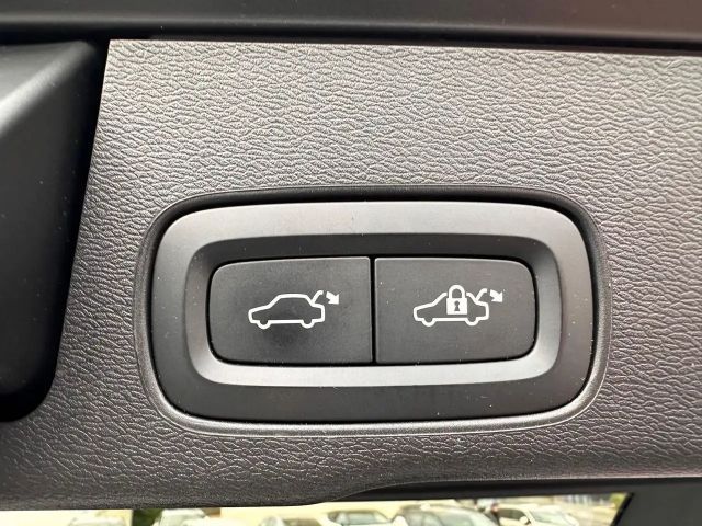 Volvo XC60 AWD Dark T8 Ultimate