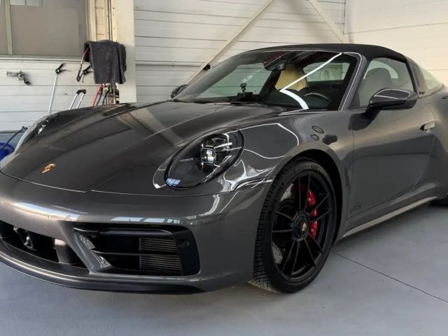 Porsche 992 4 Cabrio GTS Targa
