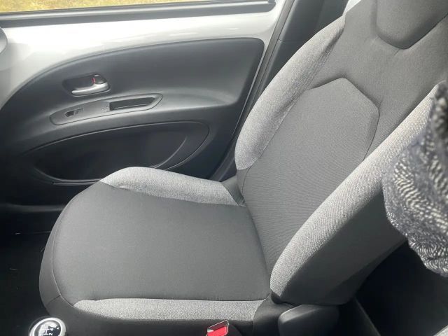 Toyota Aygo X Hatchback Play