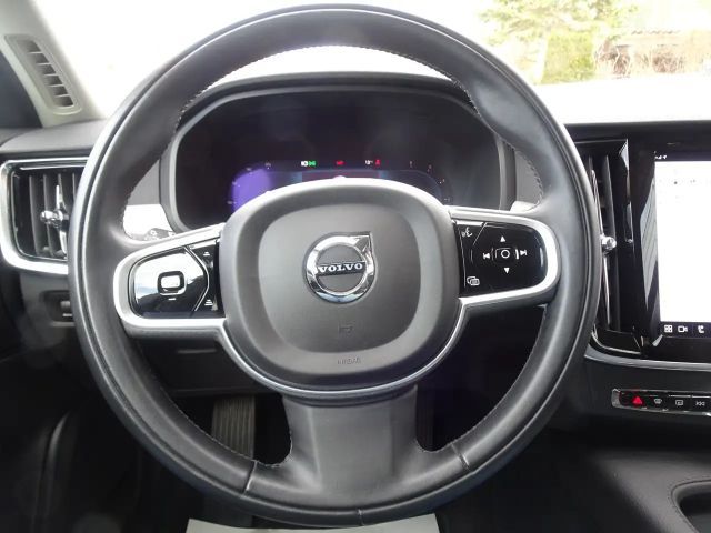 Volvo V90 Momentum