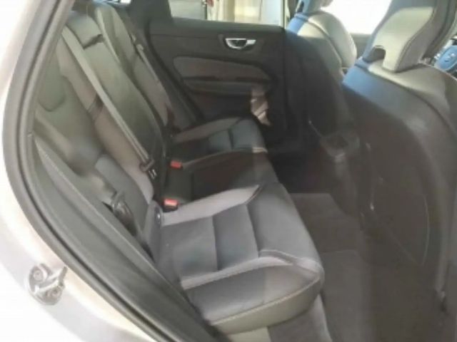 Volvo XC60 AWD Dark Plus