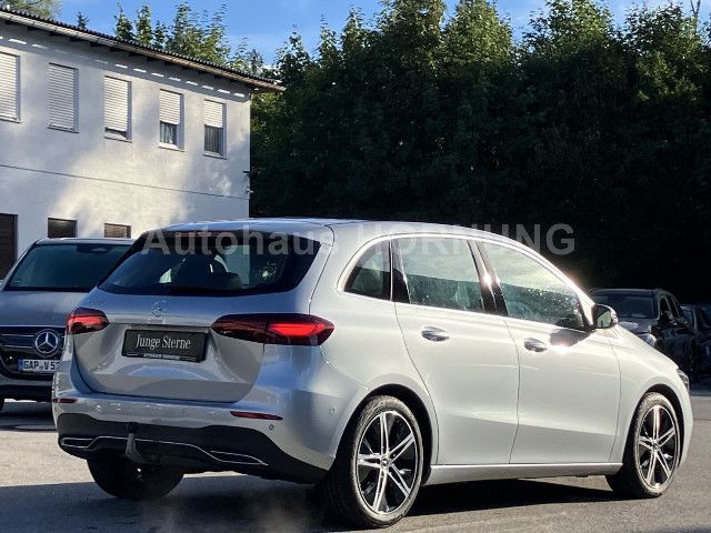 Mercedes-Benz B 200 Sedan