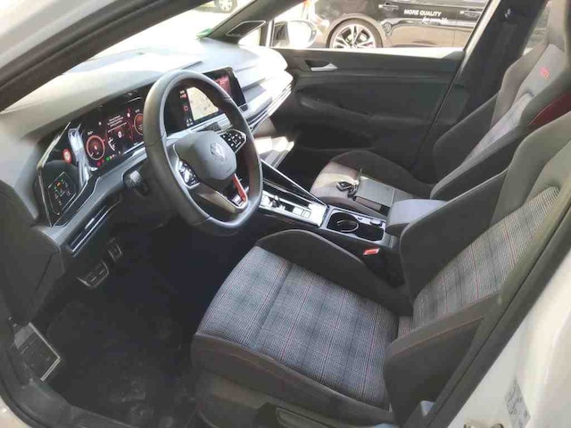 Volkswagen Golf IQ.Drive