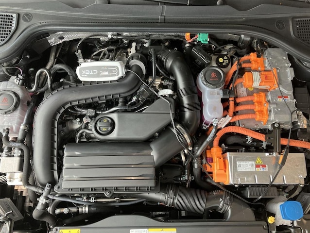 Volkswagen Golf CarPlay Hyb. Matrix Pano ACC AHK