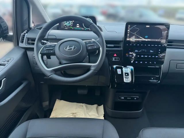 Hyundai Staria Trend