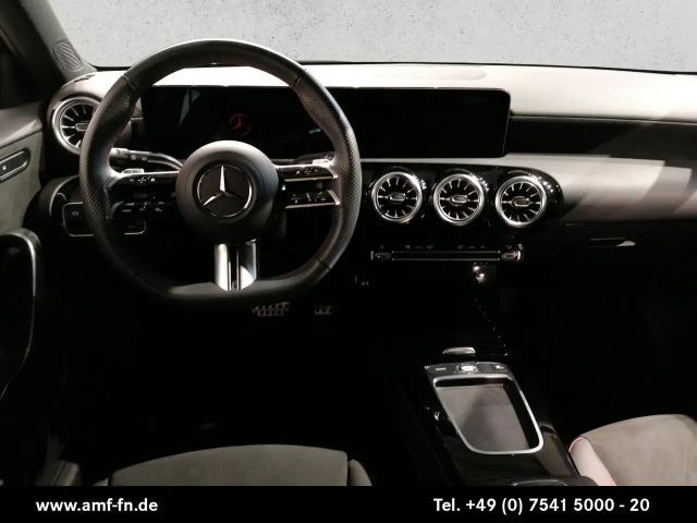 Mercedes-Benz A 200 AMG Line Premium