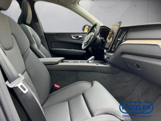 Volvo XC60 AWD Dark Plus